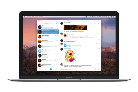 Aplikasi Telegram untuk macOS berjalan di MacBook